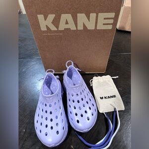 BRAND NEW KANE REVIVE KIDS SIZE 11